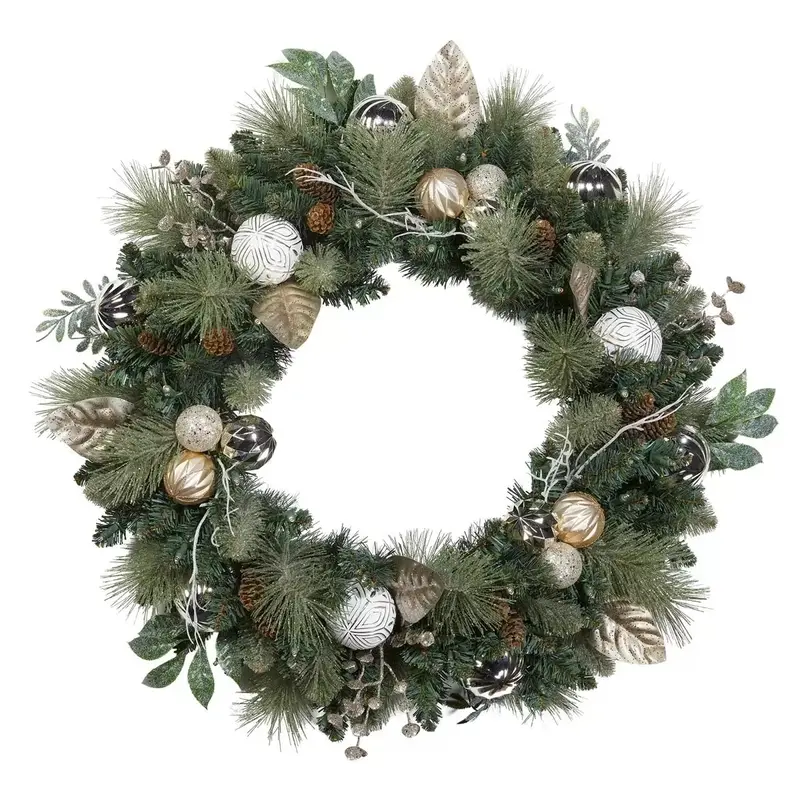 30-Inch Gold-Finished Pre-Lit Battery-Powered Christmas Wreath With 50 Leds 1