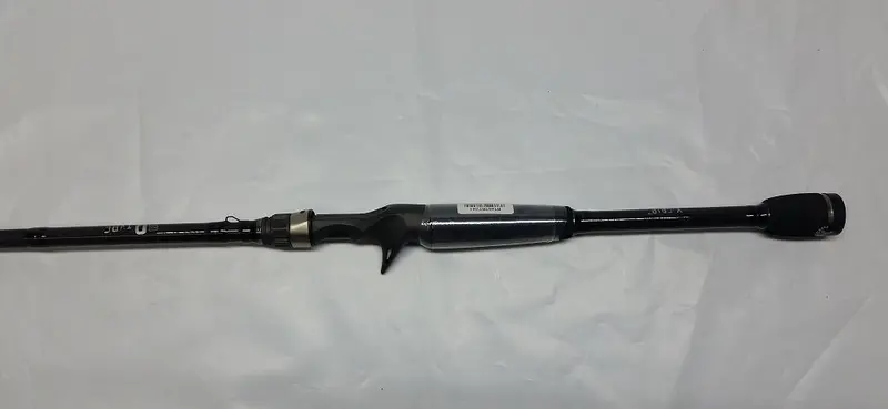 Rapala R-Type Flippin’ Casting Rod – 7'2" X-Fast Action Bass Fishing Rod 1