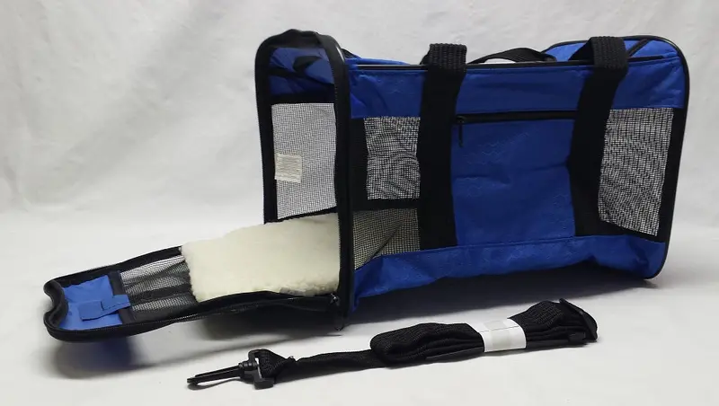 Sherpa Airline-Approved Portable Pet Carrier Bag – Medium Size 1